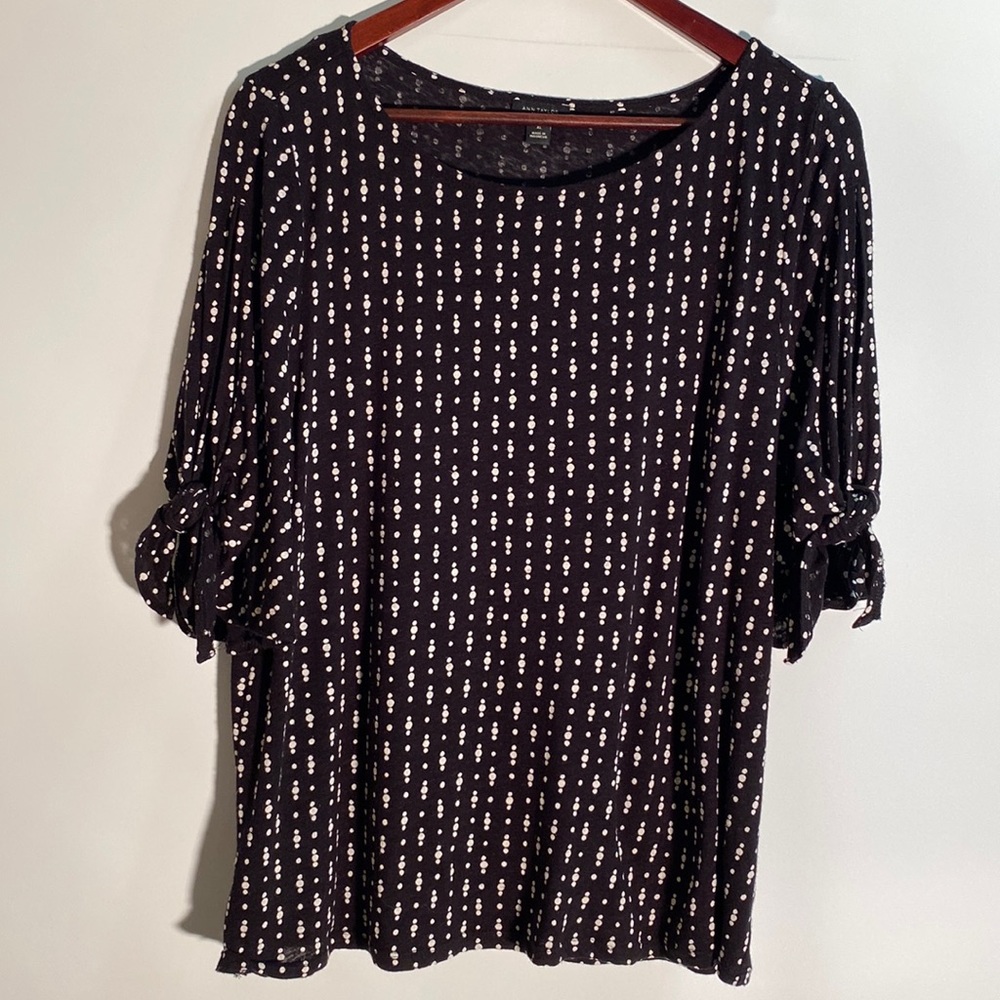 ANN TAYLOR Factory - Ladies top, tie up sleeves. Size XL